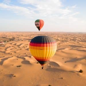 Passeio de balão de ar quente ao nascer do sol com pequeno-almoço