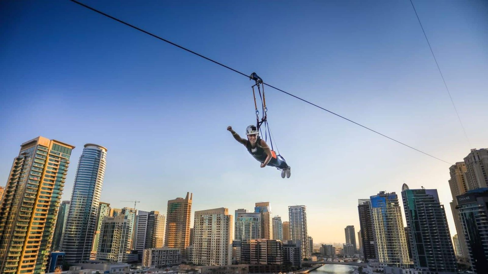 Dubai: Tyrolean traverse of the marina